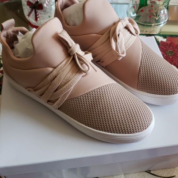 Steve Madden Shoes - Steve Madden Lancer Blush Sneakers